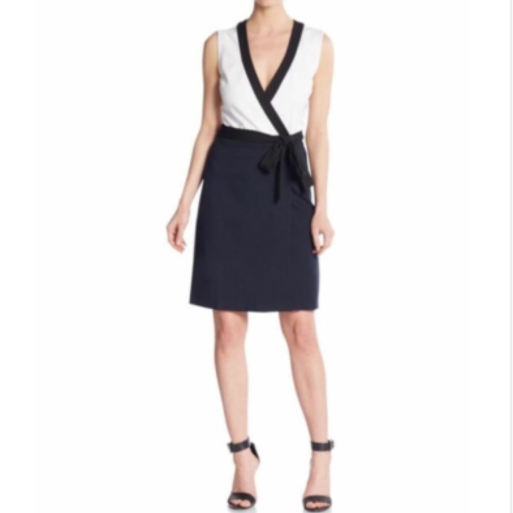 Diane Von Furstenberg sleeveless Gracie wrap black/white/navy blue dress in sz 2